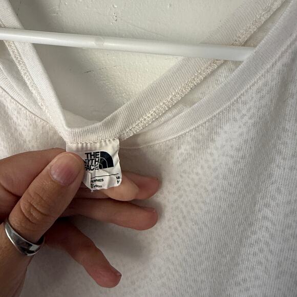 The North Face Women’s White Active Tee Shirt M Sheer‎ Lightweight Athletic Top - Picture 4 of 7